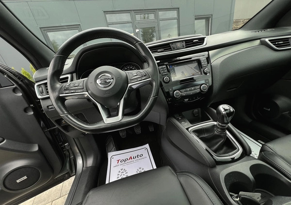 Nissan Qashqai cena 73900 przebieg: 106000, rok produkcji 2018 z Woźniki małe 742